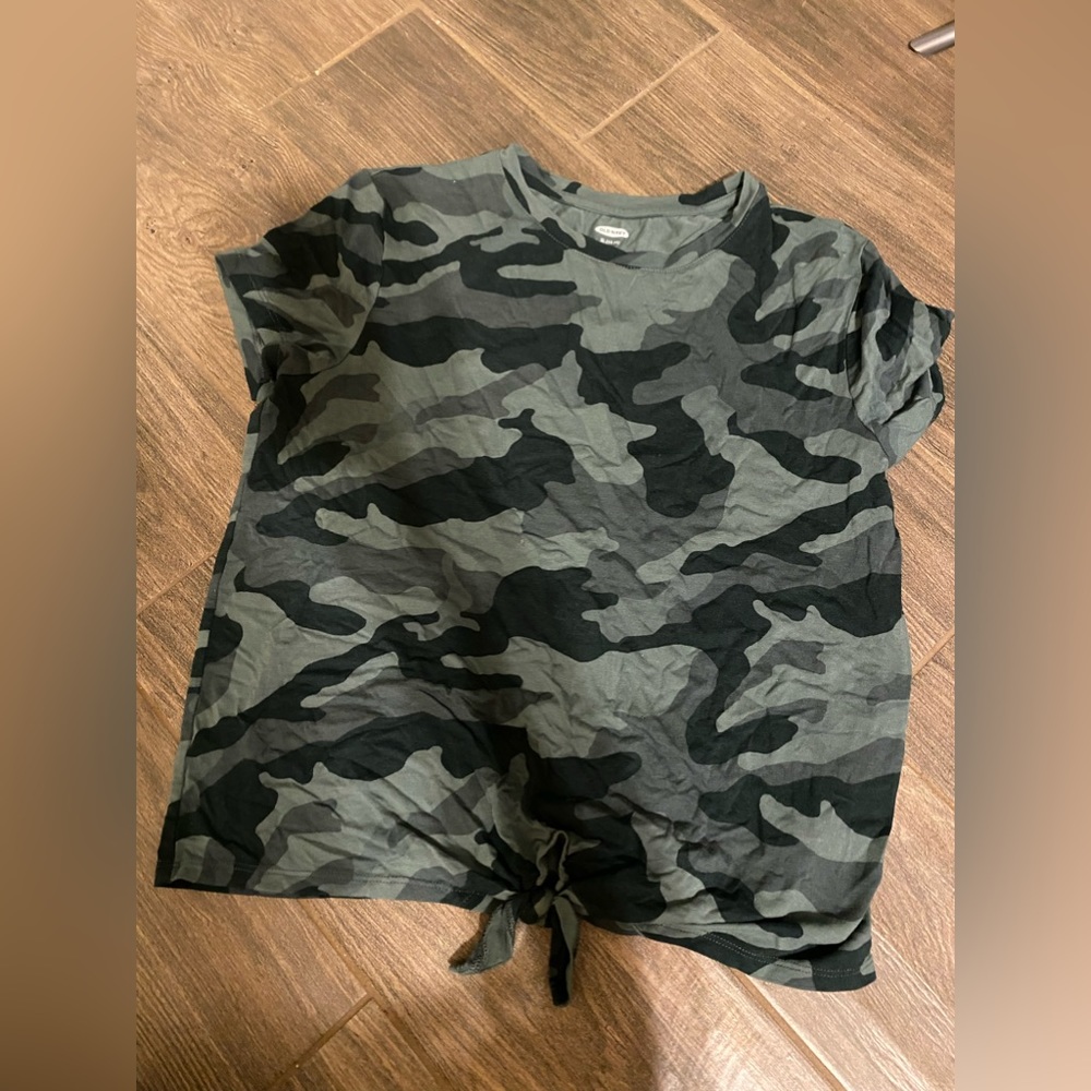 Cute and comfy camo t shirt